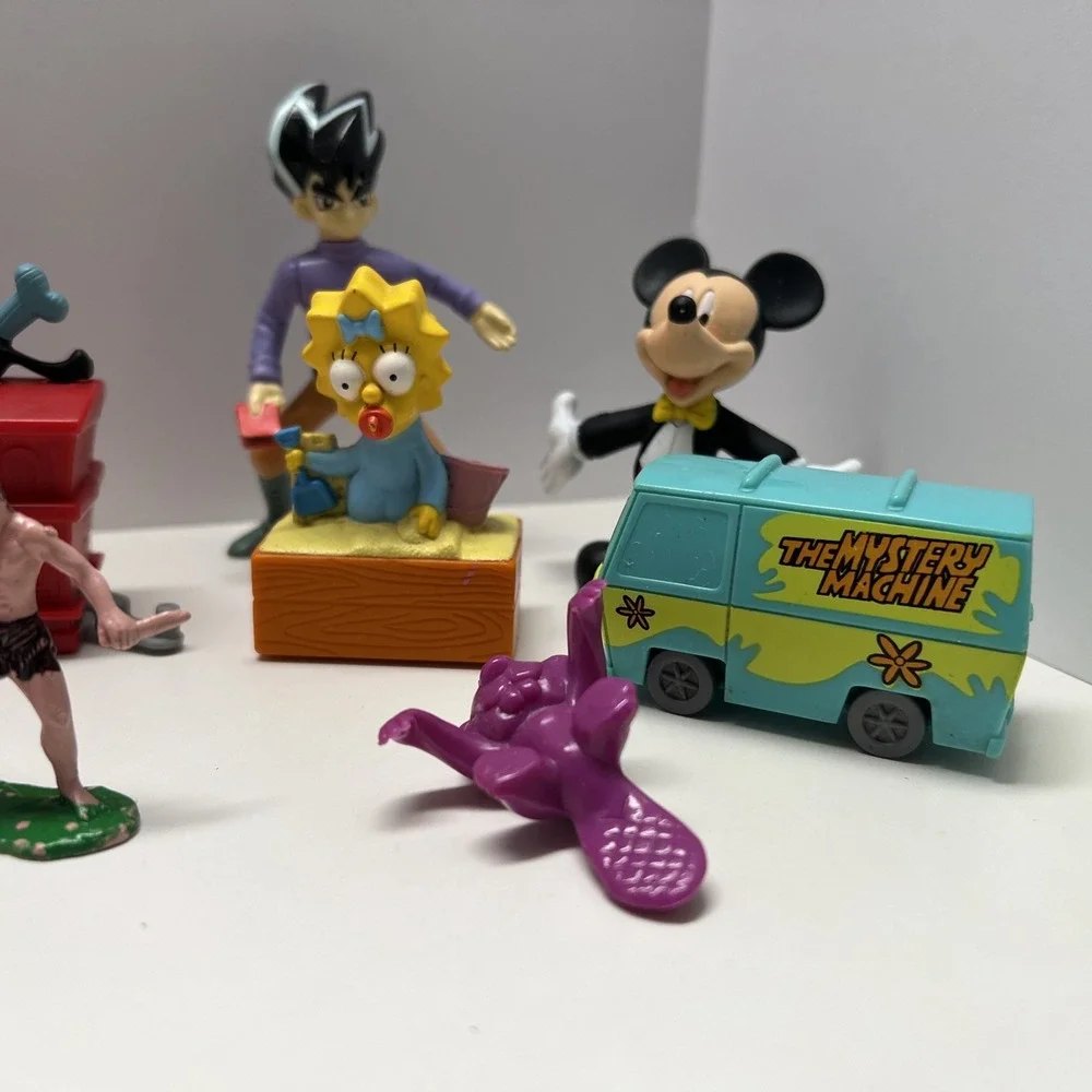 17pc Vintage Toy Lot Mickey Mouse Snoopy Kermit Trolls Simpsons Mystery Machine
